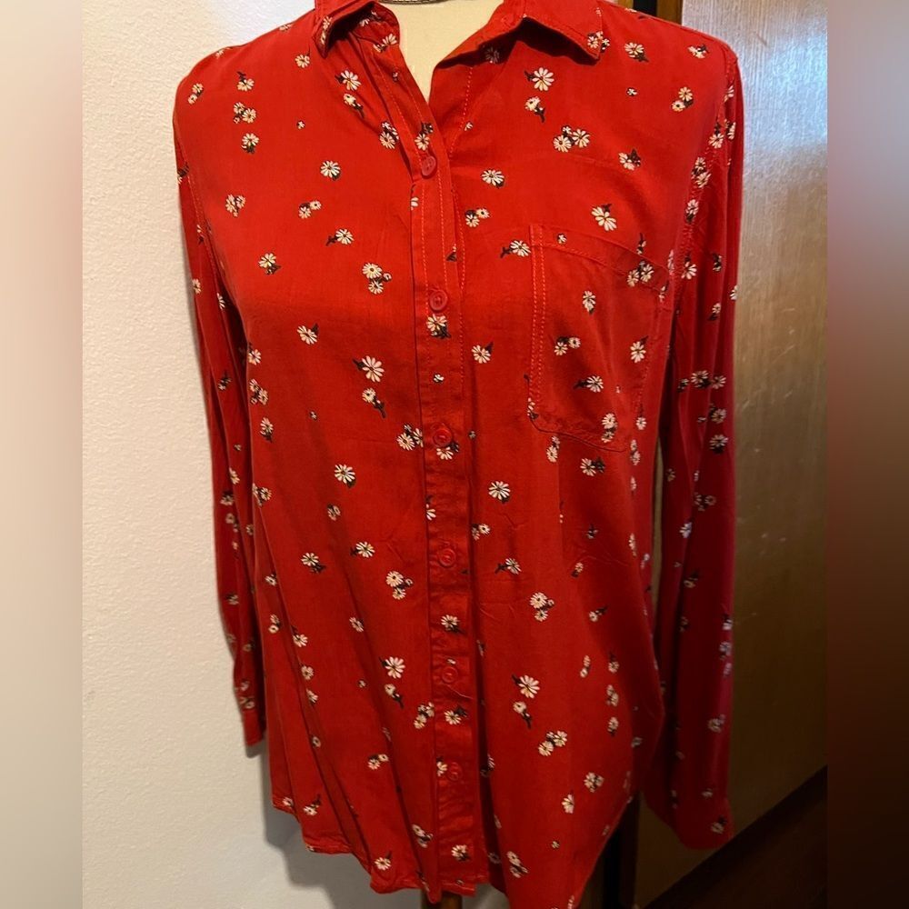 EUC Beach Lunch Lounge Red Adjustable Long Sleeved Button Down Shirt Medium #108